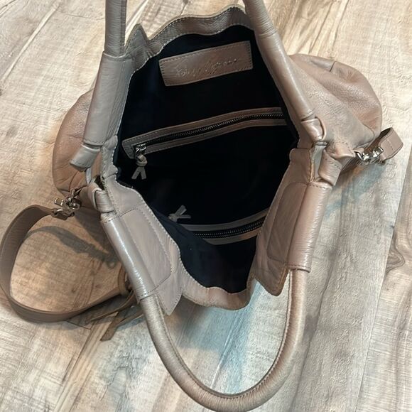 Foley + Corinna Disco City Convertible Tote disco city crossbody beige/taupe - Picture 6 of 9